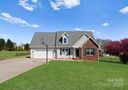 238 Lippard Springs Circle sold home in Statesville, SC