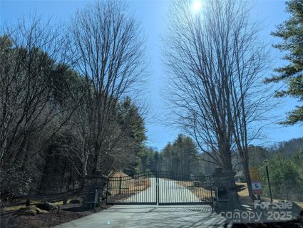 92 Mountain Magnolia Drive sold home in Moores Valley, Leicester, NC