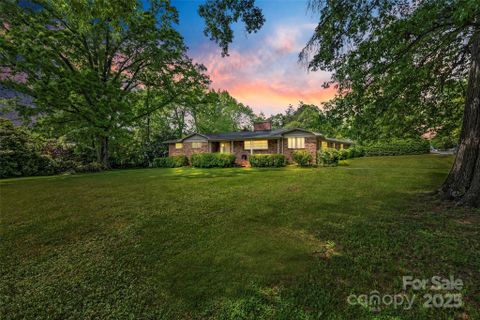 3330 Foxcroft Road sold home in Old Foxcroft, Charlotte, NC