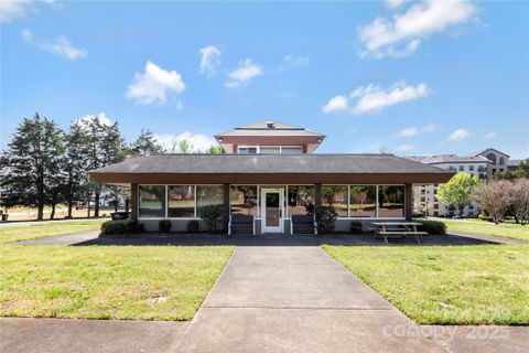 130 Heritage Boulevard
