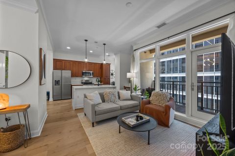 230 S Tryon Street 610 sold home in 230 South Tryon, Charlotte, NC