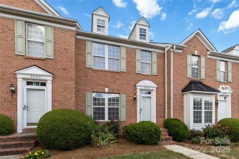6825 Creft Circle