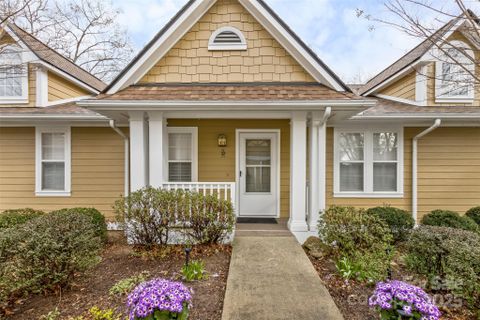 802 Woodlea Court