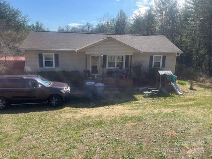 7122 Pyramid Road sold home in Riverwoods, Hickory, NC