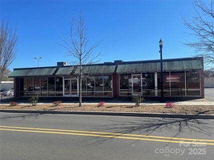 413 W Main Avenue