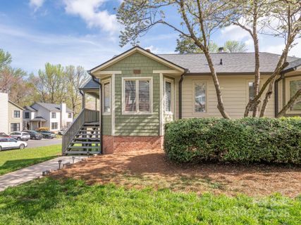 1022 Kenilworth Court sold home in Ridgeview, Concord, NC