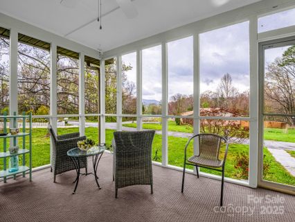 154 Freedom Road sold home in Floral Woods, Hendersonville, NC