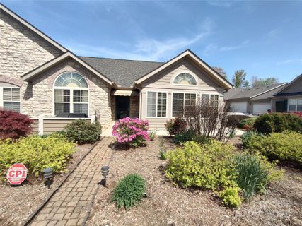 811 Wynnshire Drive sold home in Wynnshire Ridge, Hickory, NC