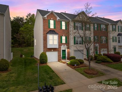 10308 Garrett Grigg Road sold home in Mallard Glen Village, Charlotte, NC