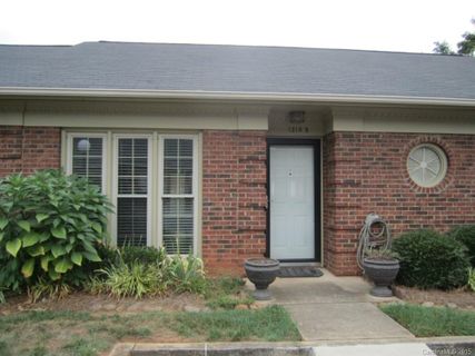 1216 E Franklin Boulevard sold home in Regency Square, Gastonia, NC