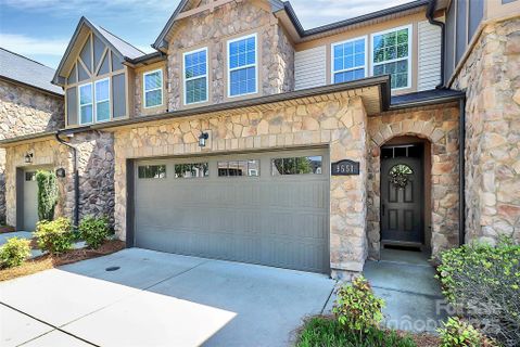 9551 Glenburn Lane
