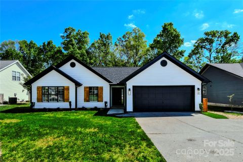 8811 Steelechase Drive sold home in Steelechase, Charlotte, NC