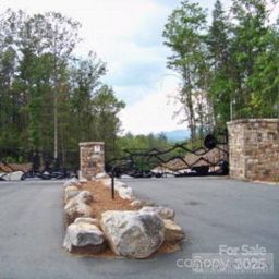 1552 Bear Cliff Drive