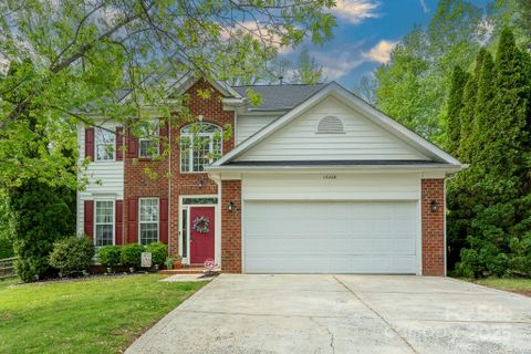 13228 Crooked Pine Court sold home in Woodland Farm, Charlotte, NC
