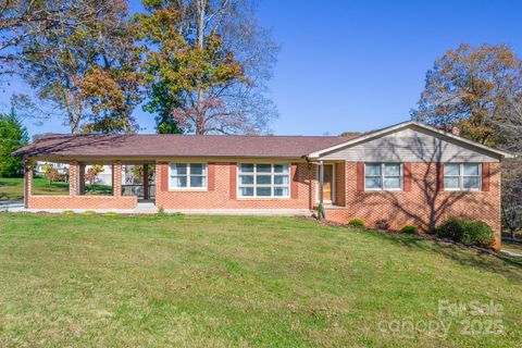 2115 Olde Farm Road sold home in Olde Farm, Hudson, NC
