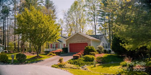 9 Manakiki Court sold home in Etowahs Reach, Etowah, NC