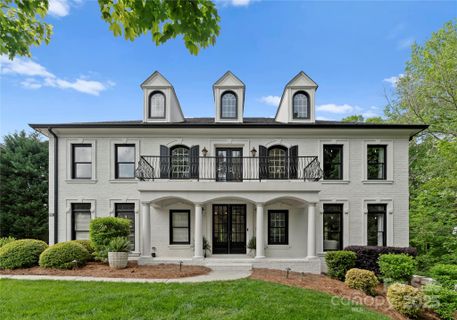 200 Royalton Place