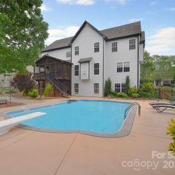 1811 Robbins Meadows Drive