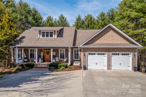 3015 Hickory Nut Trail sold home in Sugar Hollow Farms, Hendersonville, NC