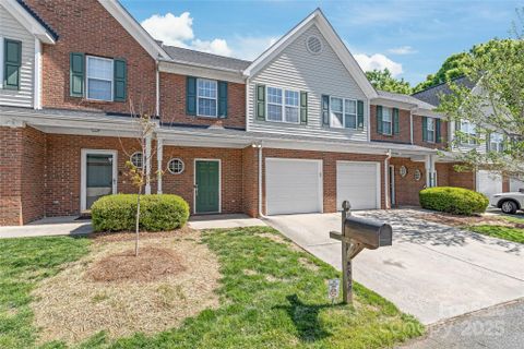 2059 Lennox Square Road sold home in Lennox Square, Charlotte, NC