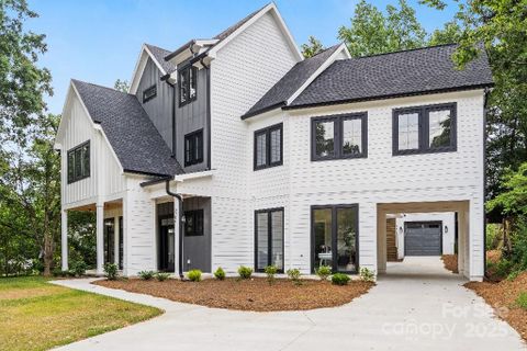 2200 Stratford Avenue sold home in Dixie Manor, Charlotte, NC