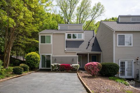 8412 Cricket Lake Drive