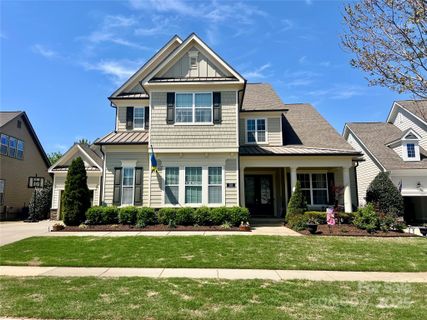 313 Newington Court