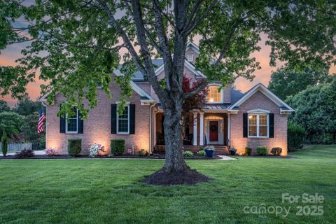 1614 Crestgate Drive sold home in Stonegate, Waxhaw, NC
