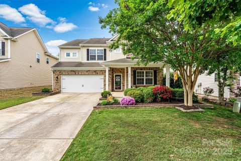 575 Marthas View Drive sold home in Fullerton Place, Huntersville, NC