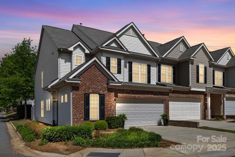 5908 Glassport Lane