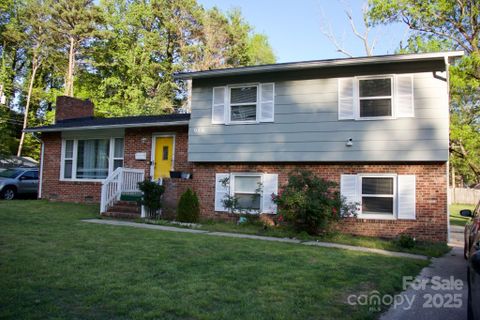 920 Squirrel Hill Road sold home in Hidden Valley Estates, Charlotte, NC