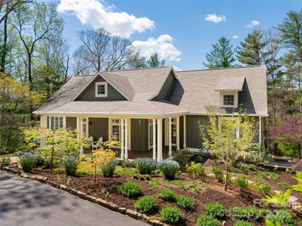 8 Hickory Ridge sold home in White Oak Plantation, Fletcher, NC