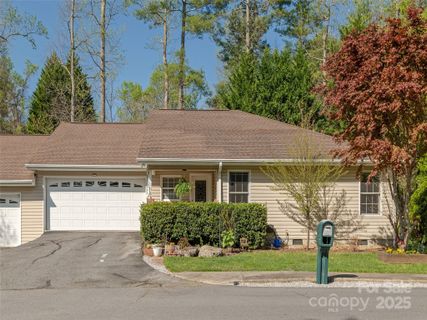 164 Allen Paul Drive sold home in Gann Village, Hendersonville, NC