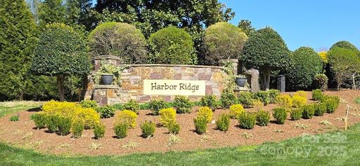 208 Ridge Top Drive pending home in Harbor Ridge, Connelly Springs, NC