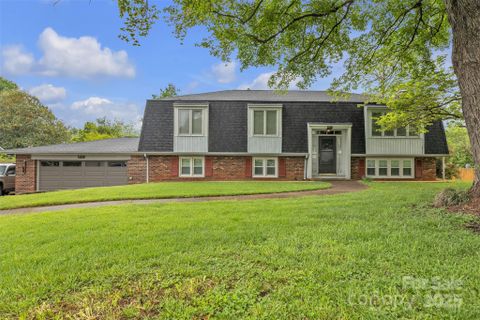 4935 Kennedy Street sold home in Olde Well South, Hickory, NC