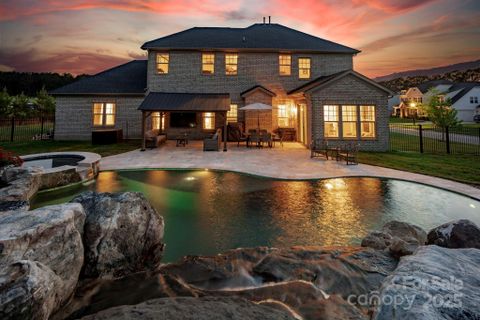 5051 Hyannis Court sold home in The Highlands at Weddington, Matthews, NC