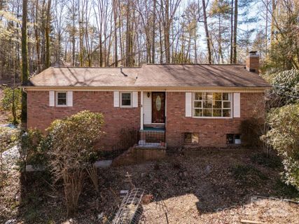 413 Deerhaven Lane sold home in Haywood Knolls, Hendersonville, NC