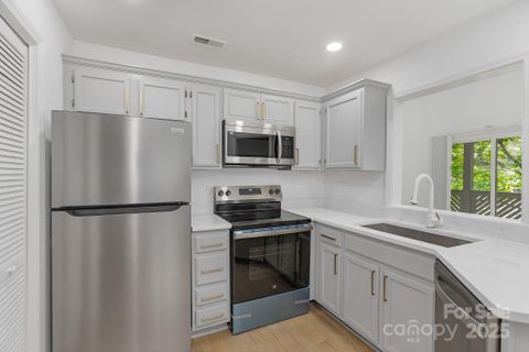 6523 Clavell Lane sold home in Bennington Woods, Charlotte, NC