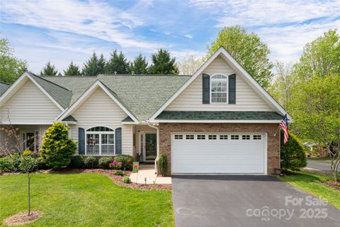 26 Victoria Park Drive sold home in Park Place, Hendersonville, NC