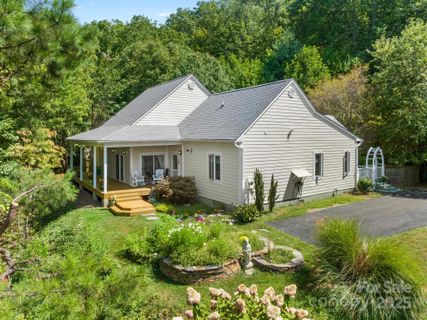 80 Ivy Cove Road sold home in Laurel Woods, Fairview, NC