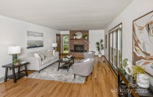 27 Glen Crest Drive sold home in Glen Cove, Arden, NC