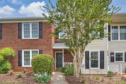10943 Winterbourne Court
