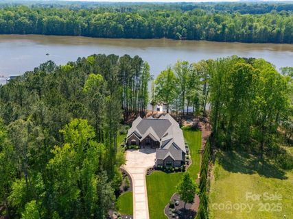 1579 Sunset Pointe Drive