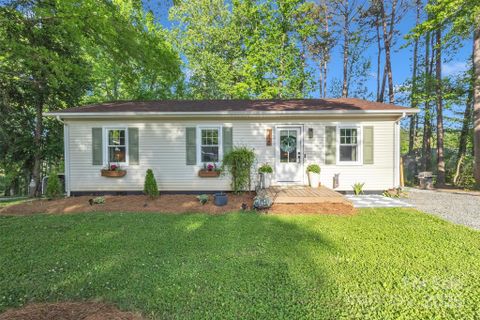 1420 Columbus Street sold home in Sunset Hills, Albemarle, NC