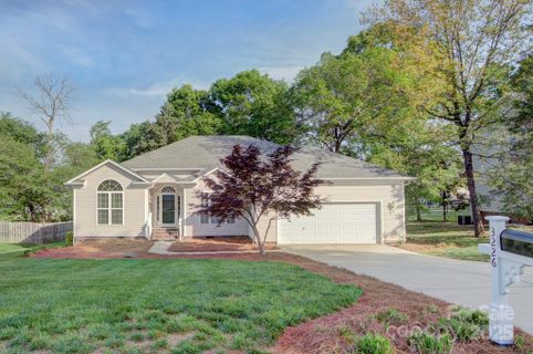 3226 Chatfield Lane sold home in Roberta Farms, Concord, NC
