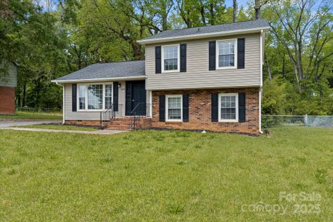 6443 Eaglecrest Road sold home in Cedars East, Charlotte, NC