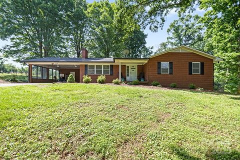 137 Deal Lane sold home in Glen Echo, Statesville, NC