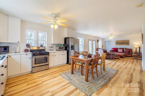 661 Old Chestnut Mountain Road sold home in Carolida Acres, Newland, NC