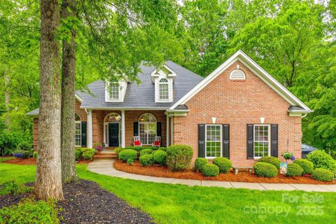 232 Highland Forest Drive sold home in Patrick Place, Clover, SC