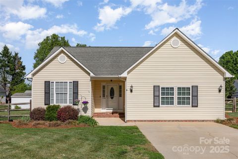 206 Summey Barker Drive sold home in Summey Knoll, Dallas, NC